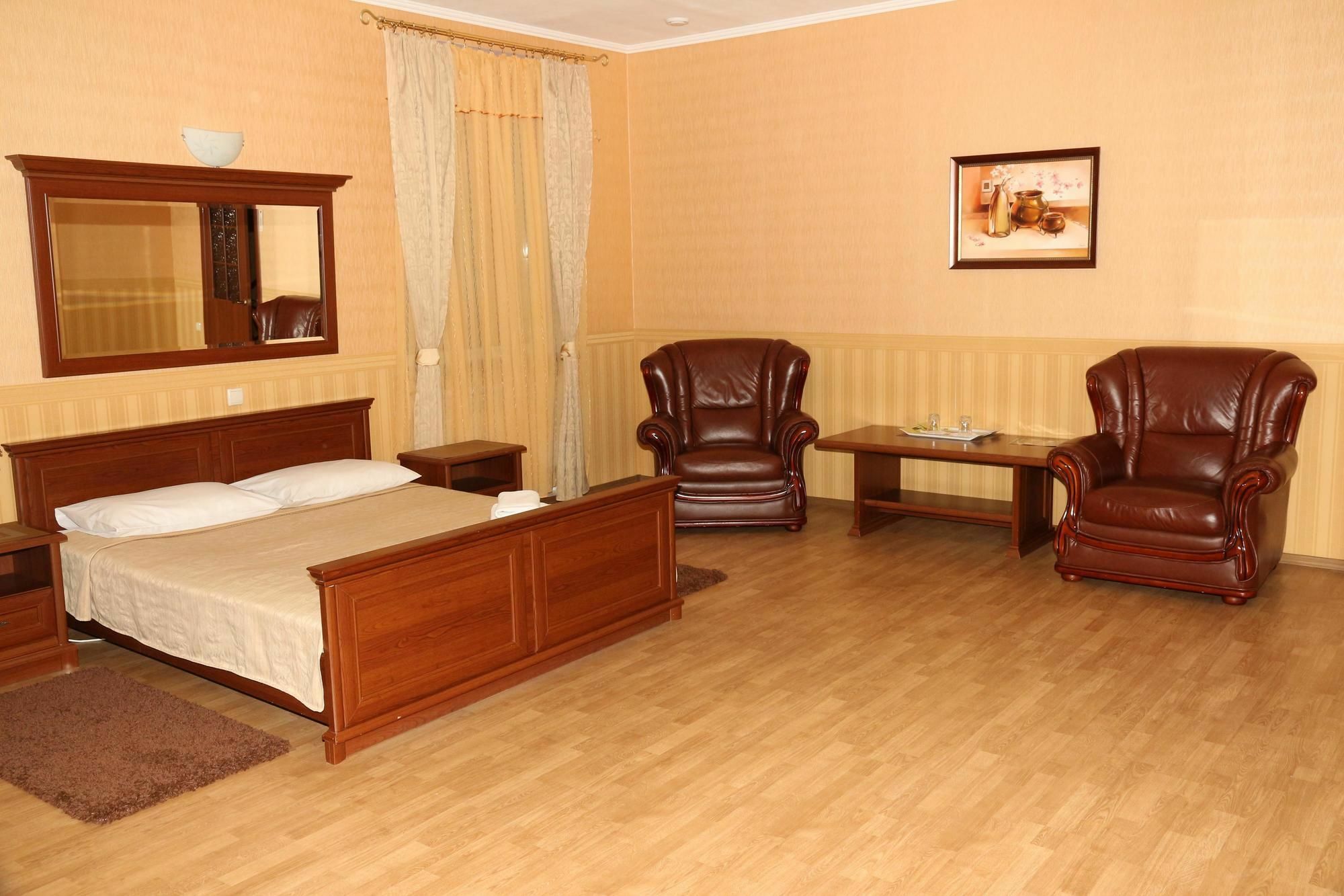 Korona Hotel Boryspilʼ Esterno foto